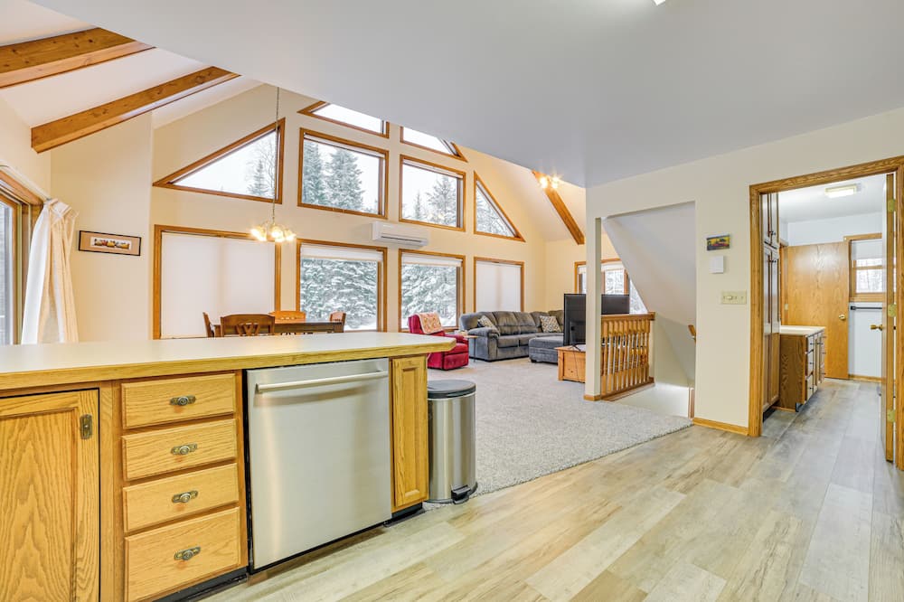 Remote & Peaceful Getaway w/ Games in Eckerman - Brevort, MI