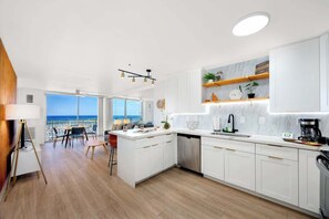Fridge, microwave, oven, stovetop - Stunning Ocean & Harbor Views - Walk to the Beach! (Honolulu)