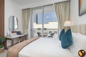 Luxury Studio, City View | Egyptian cotton sheets, premium bedding, in-room safe - Vogue | Luma22 West Jumeirah Village Circle near Circle Mall (Dubai)