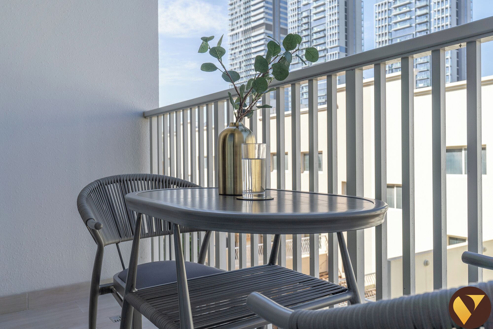 Estudio de lujo, vista a la ciudad | Vista del balcón