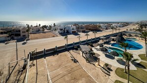 House - Poolside Family Retreat 2BR Condo (Puerto Peñasco)