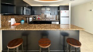 House - Poolside Family Retreat 2BR Condo (Puerto Peñasco)