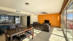 House - Poolside Family Retreat 2BR Condo (Puerto Peñasco)
