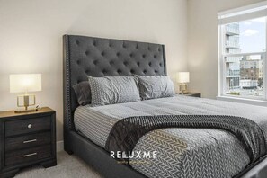 2 Schlafzimmer, Schreibtisch, Bügeleisen/Bügelbrett, Reisekinderbett