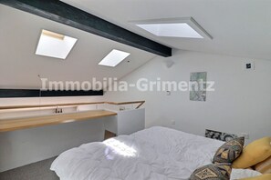1 chambre, fer et planche à repasser, accès Internet