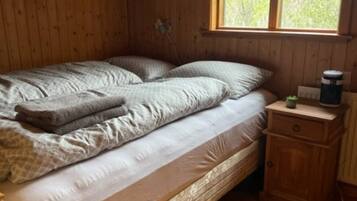 3 makuuhuonetta, vauvan matkasänky, Wi-Fi, vuodevaatteet