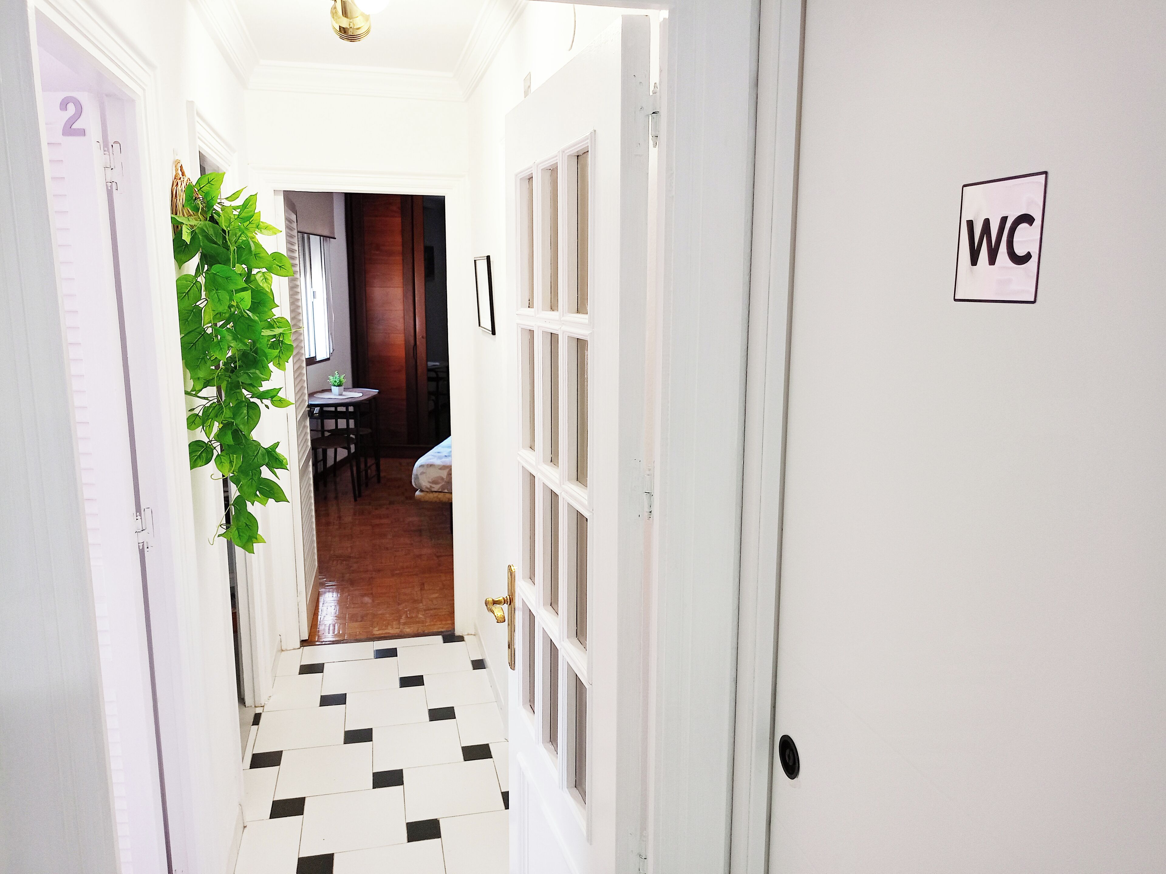 Photo - Angosta Host