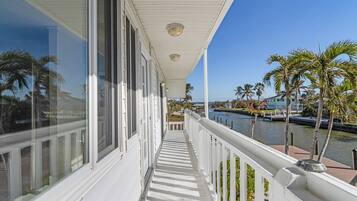 House, 2 Bedrooms | Property grounds