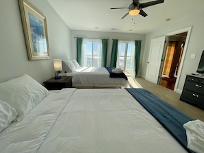 House, 3 Bedrooms | 3 bedrooms, free WiFi - Big Waterfront House W/ Amazing View And Swim Deck 3 Bedroom Home (Norfolk)