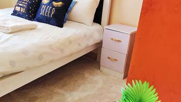 1 quarto, ferros/tábuas de passar roupa, Wi-Fi, roupa de cama
