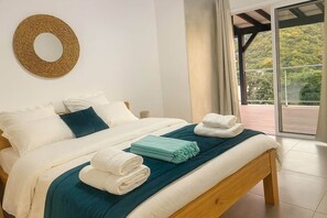 5 Schlafzimmer, Schreibtisch, Bügeleisen/Bügelbrett, kostenloses WLAN