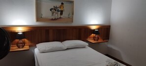 4 bedrooms, WiFi, bed sheets - Vacation house in Flecheiras  (Barreiro Trairi)