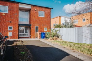 Exterior - Sunset Suite - Coop LIVE - Etihad - Pool Table (Greater Manchester)