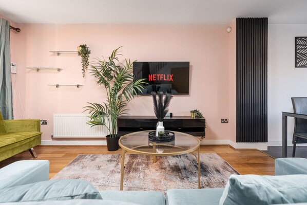 TV - Sunset Suite - Coop LIVE - Etihad - Pool Table (Greater Manchester)