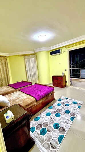 3 bedrooms, in-room safe, desk, WiFi - Luxury apartment directly to the sea (Alexandria Governorate)