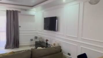 Apartment, 2 Bedrooms, Smoking, Balcony | Interior