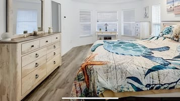 4 bedrooms, desk, iron/ironing board, free WiFi