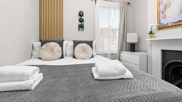 3 bedrooms, iron/ironing board, WiFi, bed sheets