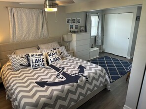 2 makuuhuonetta, työpöytä, Wi-Fi, vuodevaatteet