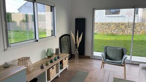 Interior - Bright, authentic farmhouse with jacuzzi - 200m from beach, GR34 and village (Plounéour-Brignogan-plages)