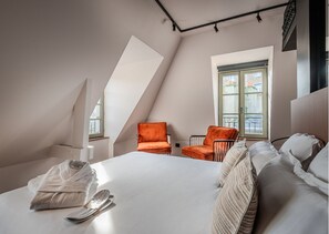 1 Schlafzimmer, Zimmersafe, Schreibtisch, laptopgeeigneter Arbeitsplatz