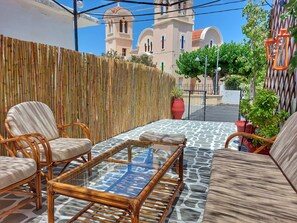 Terrace/patio - Eva's House, Cozy Apartment in Traditional Village (heraklion)