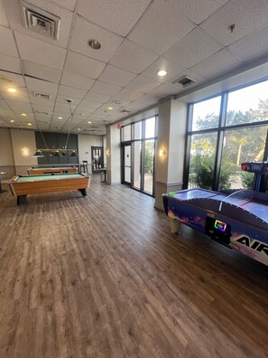 غرفة الألعاب