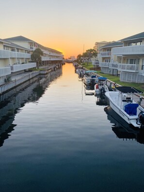 Marina - Your Destin Beach Getaway! Bring Your Boat!  Park Your Trailer Under the Unit! (Destin)