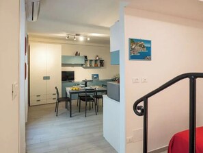 Interior - CORNABRUGIA: Modern Open Space with Private Patio - AC & 2' to Beach (Vernazza)