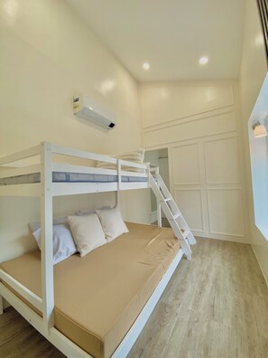 3 soverom, strykejern/-brett, wi-fi og sengetøy