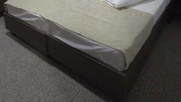 Triple Room, Pool View | In-room safe, desk, blackout curtains, soundproofing