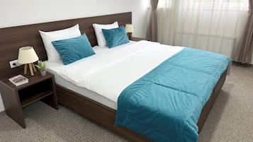 Double or Twin Room, Non Smoking | In-room safe, desk, blackout drapes, soundproofing