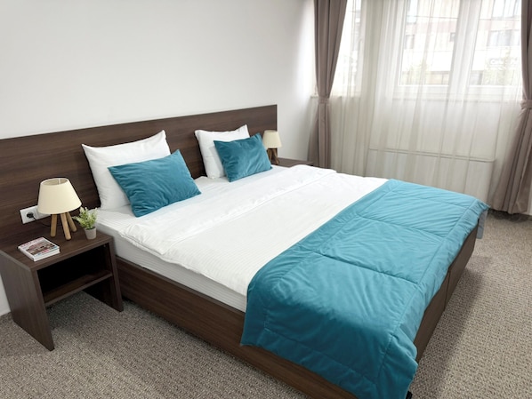 Double or Twin Room, Non Smoking | In-room safe, desk, blackout curtains, soundproofing