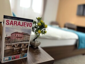 In-room safe, desk, blackout curtains, soundproofing - Motel Izvor Bosne (Sarajevo)