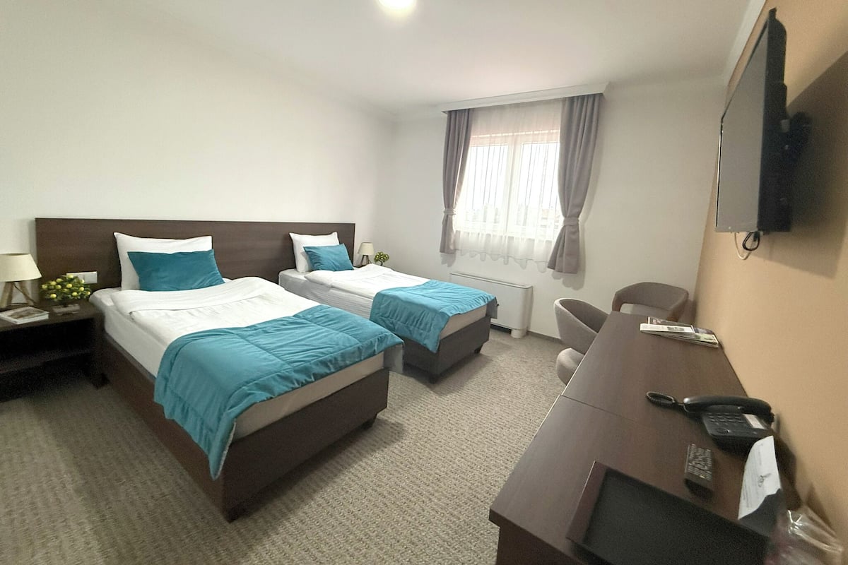Double or Twin Room, Non Smoking | In-room safe, desk, blackout drapes, soundproofing