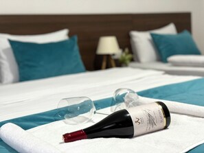 In-room safe, desk, blackout drapes, soundproofing - Motel Izvor Bosne (Sarajevo)