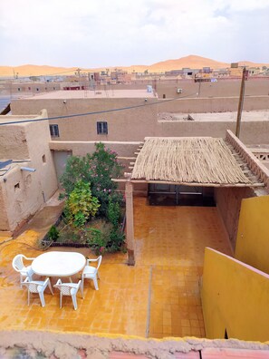 Outdoor dining - Charming Luxury House with AC in Merzouga sahara desert  (Merzouga)