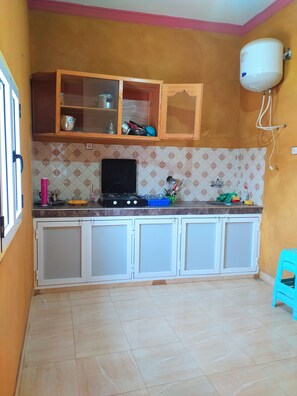 Fridge, stovetop, cookware/dishes/utensils, dining tables - Charming Luxury House with AC in Merzouga sahara desert (Merzouga)