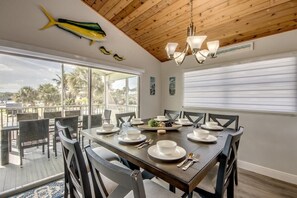 Dining - 113 Gulfview Ave. - Great Pool Home by the Beach (Fort Myers Beach)