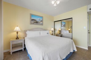 3 bedrooms, iron/ironing board, free WiFi, bed sheets - Bluewater 301 by Liquid Life (Orange Beach)