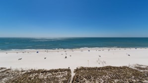 På stranden