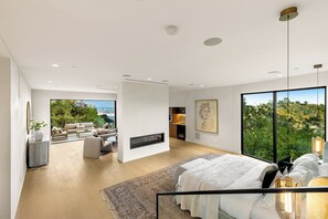 4 室のベッドルーム、アイロン / アイロン台、WiFi、ベッドシーツ