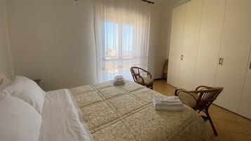 2 camere, ferro/asse da stiro, Wi-Fi, lenzuola