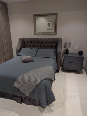 3 chambres, fer et planche à repasser, accès au Wi-Fi (inclus)