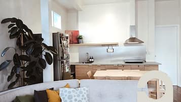 Una Smart TV, libros