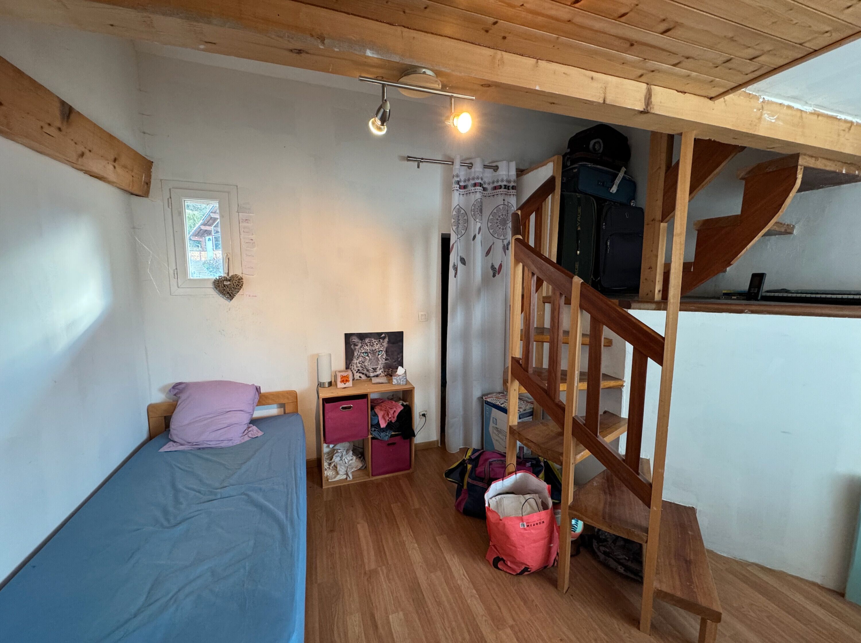 2 chambres, fer et planche à repasser, Wi-Fi gratuit, draps fournis