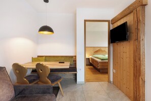 Interior - Apartment 'Schmetterling' with Mountain View, Shared Terrace and Wi-Fi (Seis)