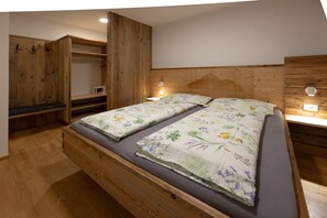 1 bedroom, free WiFi, bed sheets - Apartment 'Schmetterling' with Mountain View, Shared Terrace and Wi-Fi (Seis)