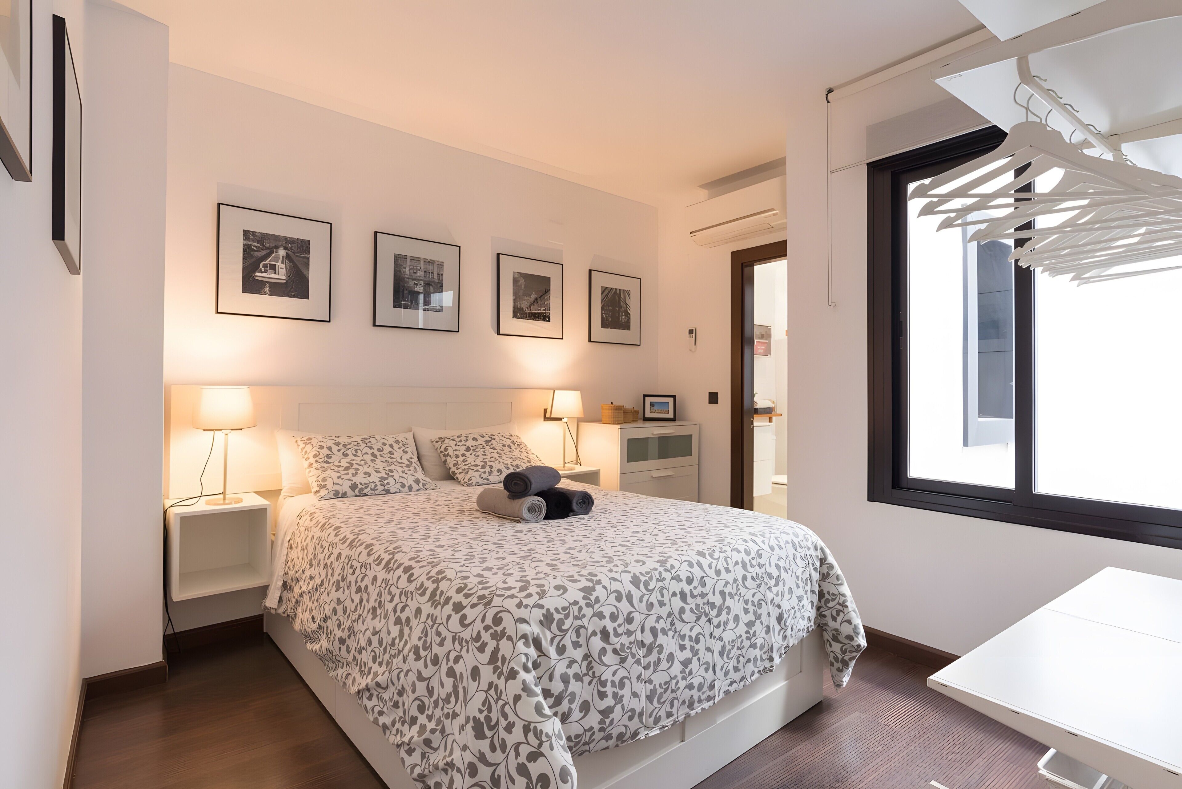 1 slaapkamer, een strijkplank/strijkijzer, gratis wifi, beddengoed