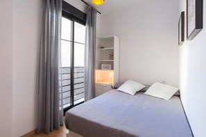 2 chambres, fer et planche à repasser, Wi-Fi gratuit, draps fournis